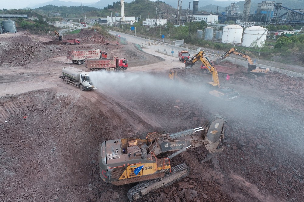 不停工、不斷檔，假期建設(shè)忙！